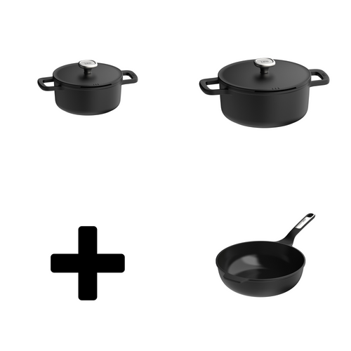 Render van een set van drie zwarte LEO Phantom kookpotten van verschillende formaten met het BergHOFF logo op de deksels, waaronder een kookpot en een wokpan, met daarnaast een groot plus-teken.