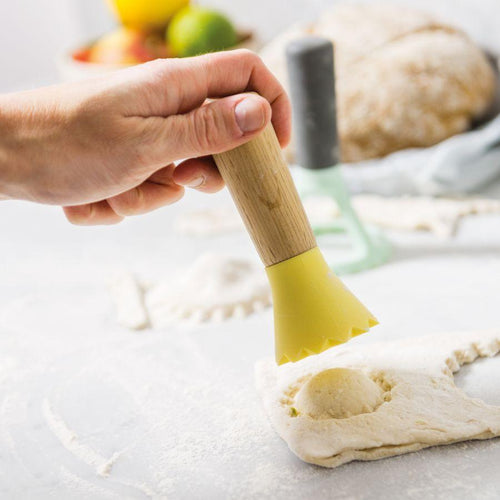 LEO Petit pistolet à raviolis avec manche en bois 11,5 cm